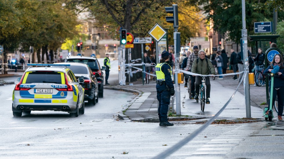 Eskortkörning på Pildammsvägen/Fersens väg i centrala Malmö. I perioder spärras flera vägar i Malmö av under konferensen.