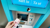Tjuvar försökte skära sig in i nya bankomaten