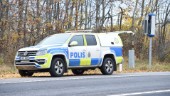 Fyra anhållna för fartkamerastölder – greps i Katrineholm ✓Här letar polisen bevis längs 52:an
