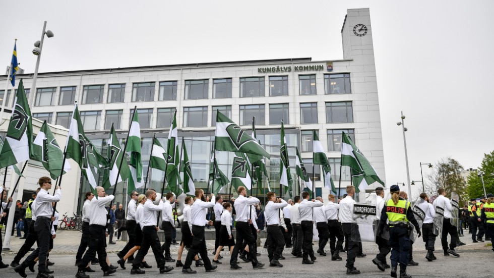 Nazistiska Nordiska motståndsrörelsen (NMR) demonstrerar i Kungälv på första maj 2019. Arkivbild.