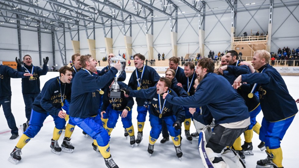 Sverige vann bandy-VM på hemmaplan i helgen. Team Manager för laget är Fredrik Ärleskog från Målilla.