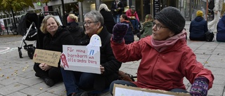Kvinnorna intar Storgatan – kämpar för barnen: "Det fortfarande går att förändra jordens framtid – men vi måste börja nu"