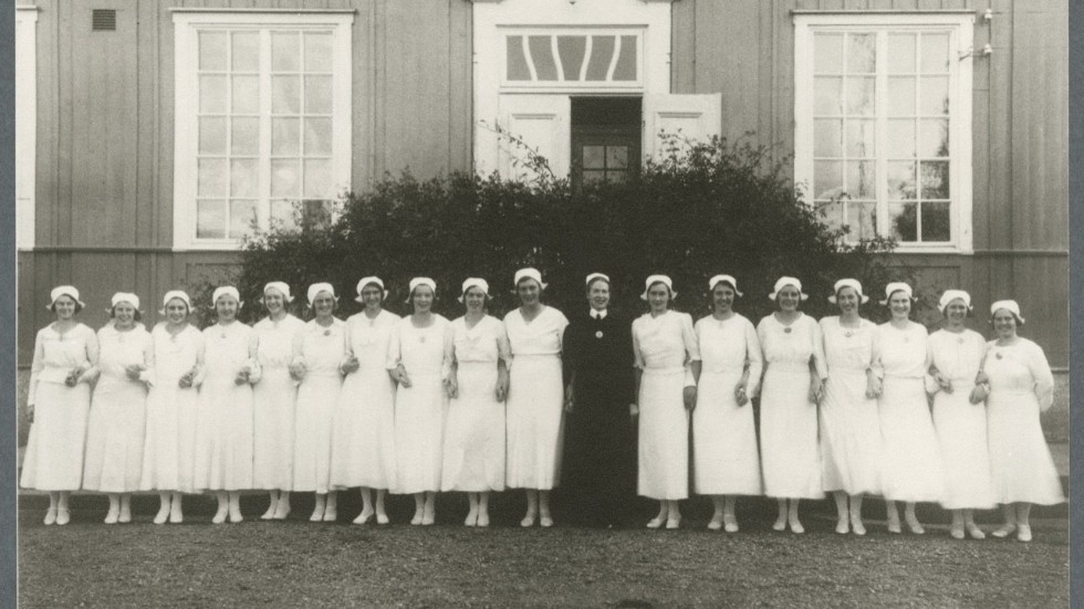 De 18 kvinnorna gick på lanthushållsseminariet i Rimforsa.