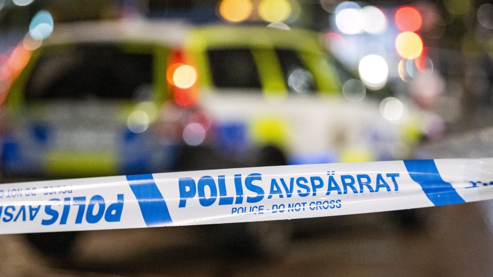 Polisen slog till på fem olika adresser i södar Stockholm under torsdagsmorgonen. Arkivbild.