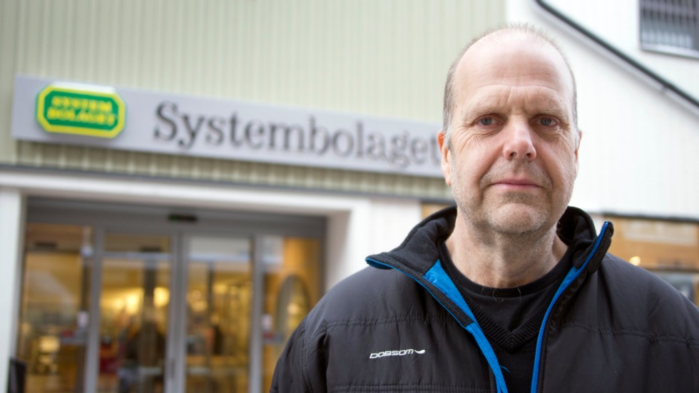 Sven-Gösta Pettersson, ordförande i IOGT-NTO i Öjebyn, vill uppmana dig att testa Sober october. Unna dig en vit månad - och hetsa ingen annan att dricka. (Arkivbild)
