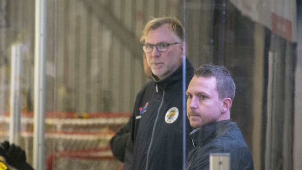 Peter Nordström och Mattias Lindén, tränarna i Vimmerby, var inte nöjda med spelarnas inställning. 