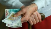 Tjänstemän förlorar på höga pensionsavgifter