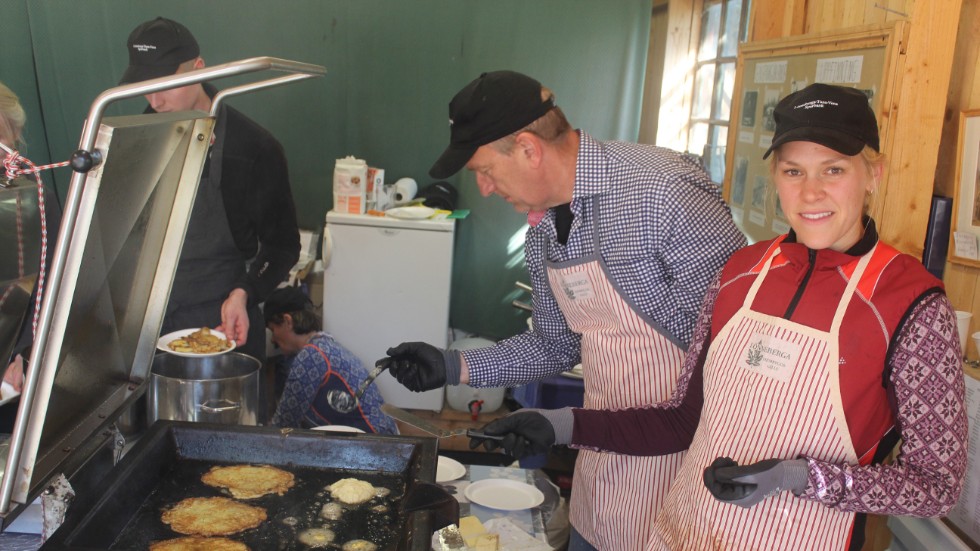 Runt tusen ragger stekte Ida Nordin, pappa Erland Nordin & co. Det har blivit en familjeangelägenhet, där många i släkten är engagerade i matlagningen. Alla har en koppling till byn Åkarp på ett eller annat sätt. 