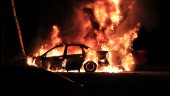 Personbil totalförstördes i brand