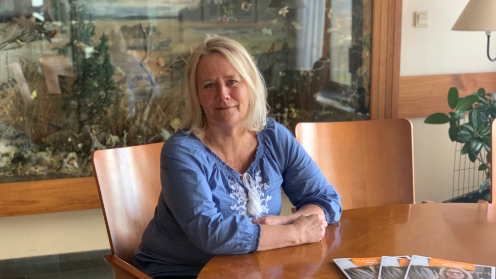 Susanne Lindvall är rektor på Vimmerby Folkhögskola. "De minskade anslagen drabbar inte vår skola så konkret som för vissa andra", säger hon.