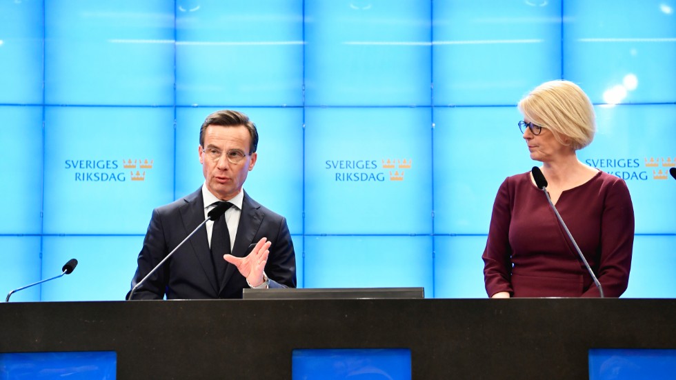 Moderaternas partiledare Ulf Kristersson och ekonomisk-politiska talesperson Elisabeth Svantesson föreslog en utvidgat räddningspaket för företagen under måndagen. 