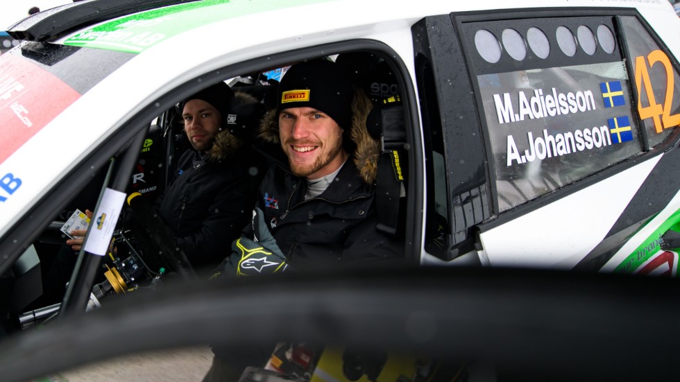 Svenske mästaren i rally, Mattias Adielsson, ska tävla i SM virtuellt rally.