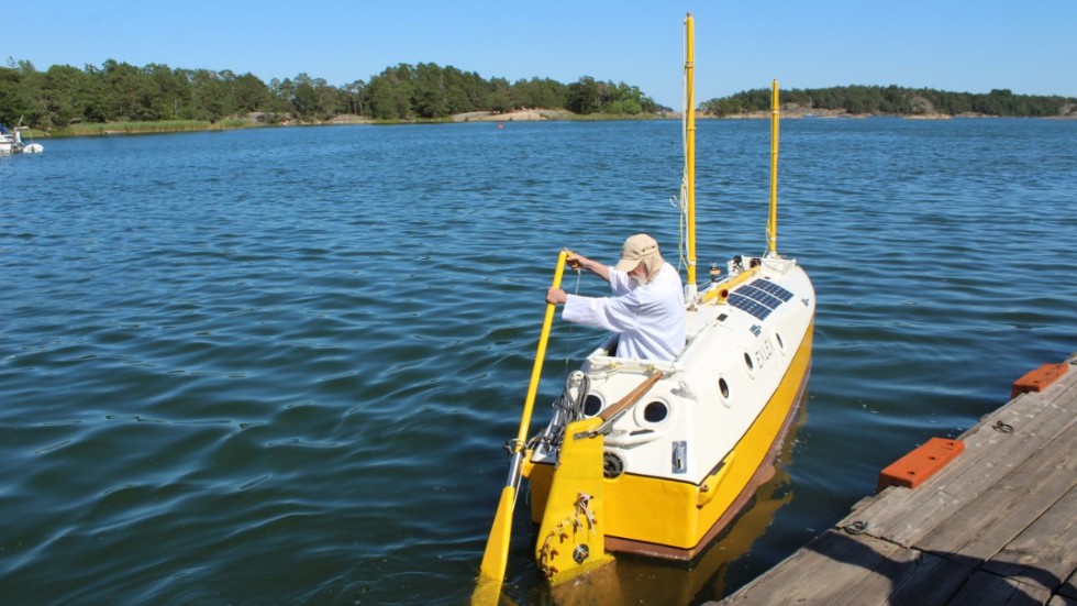 Förra sommaren testseglade Sven Yrvind sin lågenergibåt Exlex minor i svenska vatten. Bilden togs då.