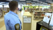 Missbrukare stökar på biblioteket – "Kissat ner stolar"– nu sätts ordningsvakt in