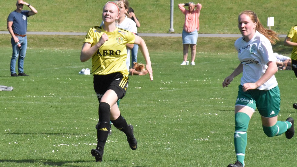 Det var Stina Kägo Bragsjö som gjorde Vimmerbys första seriemål, i 1–1-matchen mot Tinnis.