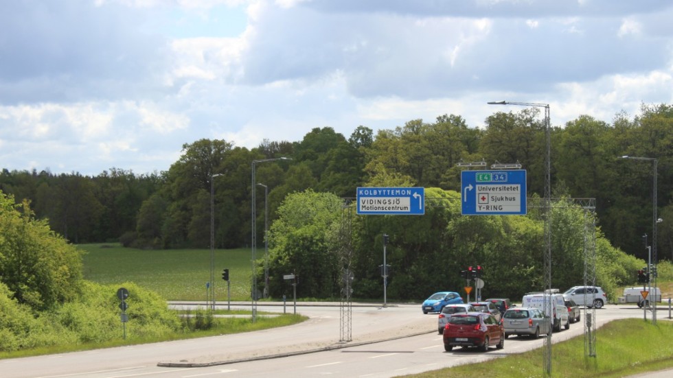 Vägen kommer endast att vara öppen i västlig riktning, vilket innebär rutten från Berga centrum mot Haningeleden.