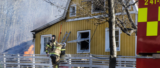 Stort pådrag vid kraftig villabrand