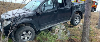 Man körde berusad och hamnade med bilen på en sten