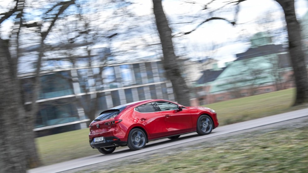 Företaget Mazda firar 100 år. Motorfordon har man haft i 90 år, personbilar i sex årtionden.