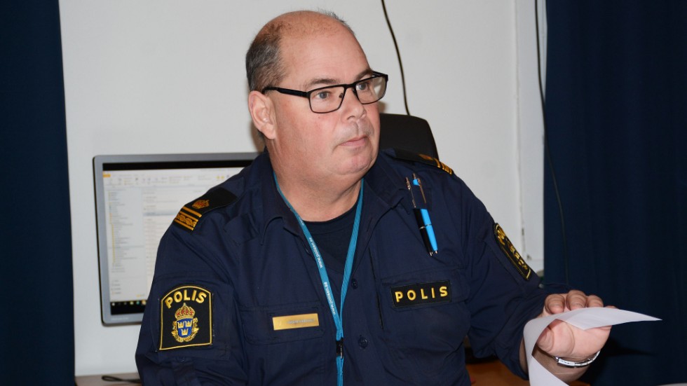 "Det finns inget mitt emellan det, att man sitter instängd i en bil och så vidare." säger Håkan Karlsson, kommunpolis, om beslutet att neka tillstånd till God kväll Vimmerby Tillsammans. 