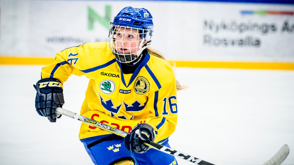 Lova Blom gjorde mål i premiärmatchen i U18-VM för den svenska landslaget.