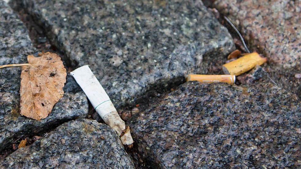 Cigaretters filter består till stor del av plast som omvandlas till miljöfarlig mikroplast om de får ligga.