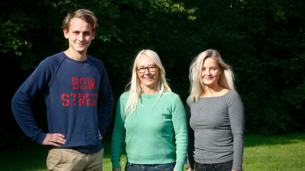 Maria Danielsson (i mitten) grundade Företag & hemkänsla för 16 år sedan. Nu är barnen Tage och Nathalie en del av det hela också.