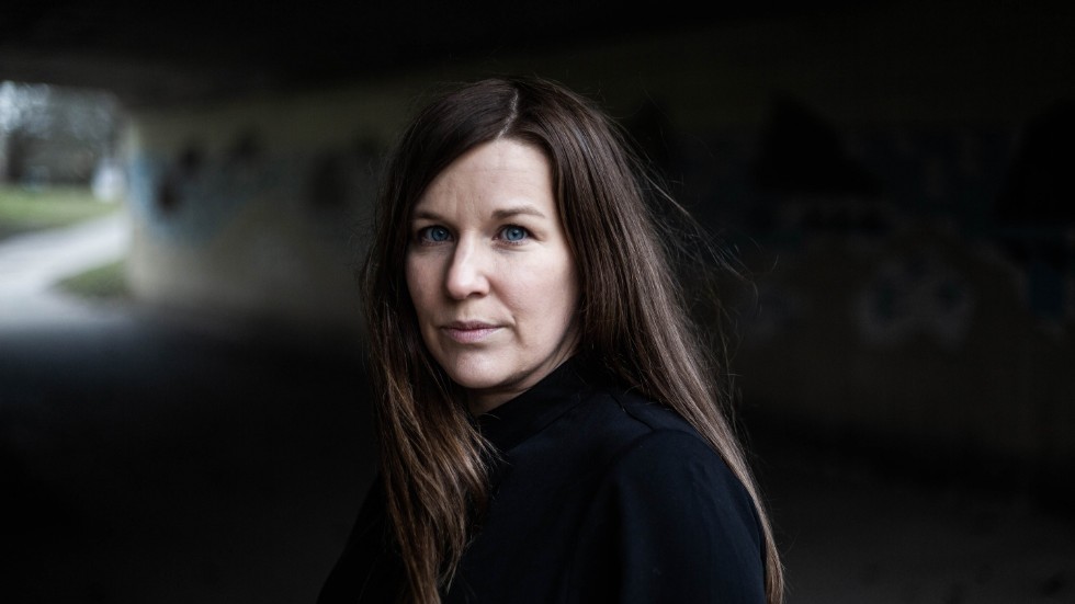 Hanna-Linnea Rengfors har gjort en lovande lyrikdebut, menar Kurirens recensent Jan-Olov Nyström.