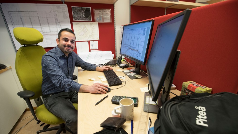 Ghassan Elajramy från Palestina tycker han har haft tur som fått jobb i Piteå inom det yrke han är utbildad till.