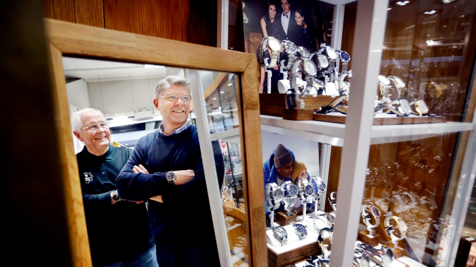 Olle Lindeberg och sonen Per Lindeberg har precis firat butikens 30-årsjubileum. "Vi har aldrig varit osams", säger de.