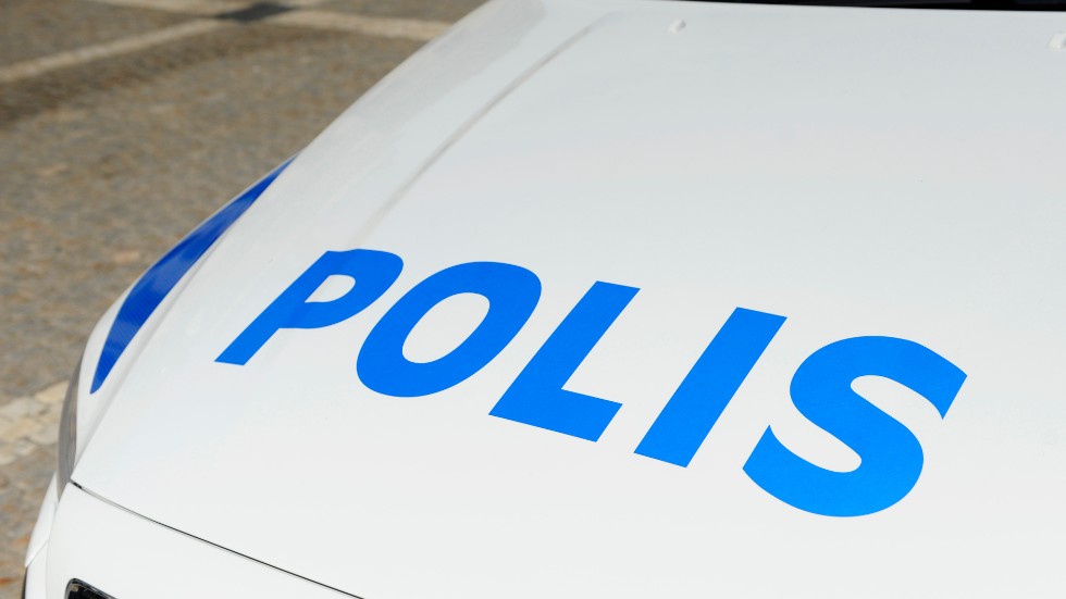 En anmälan om skadegörelse och en om stöld har upprättats under helgen. Brotten skedde på samma adress på Markörgatan i Västervik.