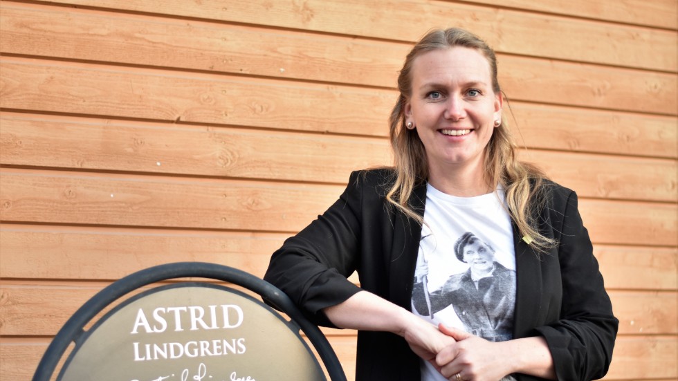 "Det här är höjdpunkten på året här på Astrid Lindgrens Näs" säger Anna Thalin, projektledare, som är i full gång med att ställa allt i ordning till helgens julmarknad. 