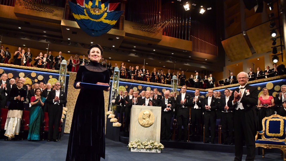 Olga Tokarczuk tog emot sitt Nobelpris i litteratur för 2018 vid Nobelprisutdelningen i Konserthuset i Stockholm i tisdags. 
