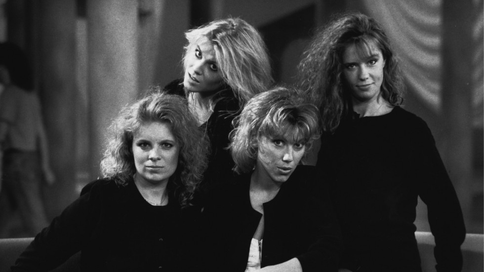 "Josas bok" handlar även om sånggruppen Ainbusk Singers. Här en bild på gruppen från 1988. Från vänster ser vi Annelie Roswall, Josefin Nilsson, Marie Nilsson Lind och Birgitta Jakobsson.