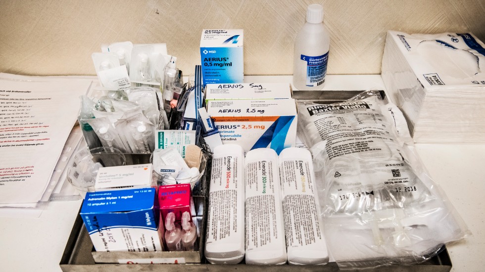 Flera sjukhus har fått problem med leveranserna av förbrukningsmaterial efter ett byte av leverantör.