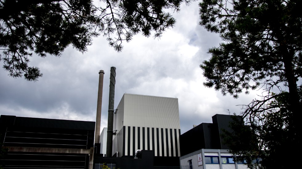 För att minska kostnaderna föreslås nu att man ska bygga nya kärnkraftverk med flera mindre reaktorer, skriver signaturen "Civilingenjören". (På bilden kärnkraftverket i Oskarshamn.)