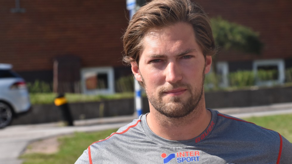 Jesper Bärgård har brutit sitt kontrakt med Vimmerby Hockey. "Jag har ändå kämpat på och varit positivt trots minimalt med istid", säger forwarden. 