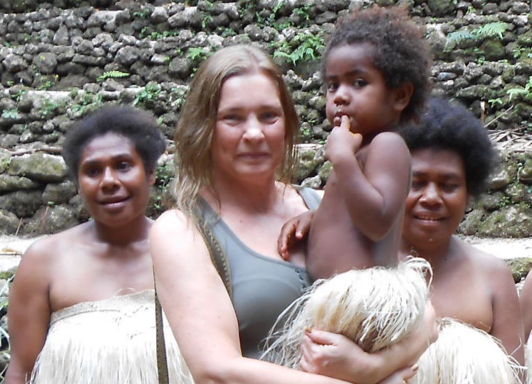 Anna Hellerstedt på semester i det lilla öriket Vanuatu mitt ute i Stilla havet.
