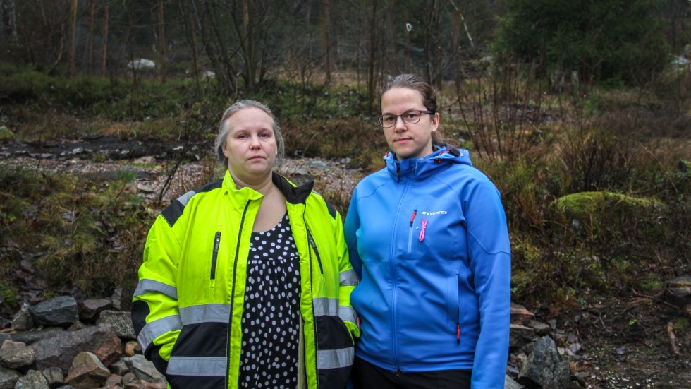 Maria Lundin Hjelm och Emma Eidhagen har båda barn på förskolan i Vittinge. Nu kräver de att Heby kommun bygger den förskola som varit planerad.