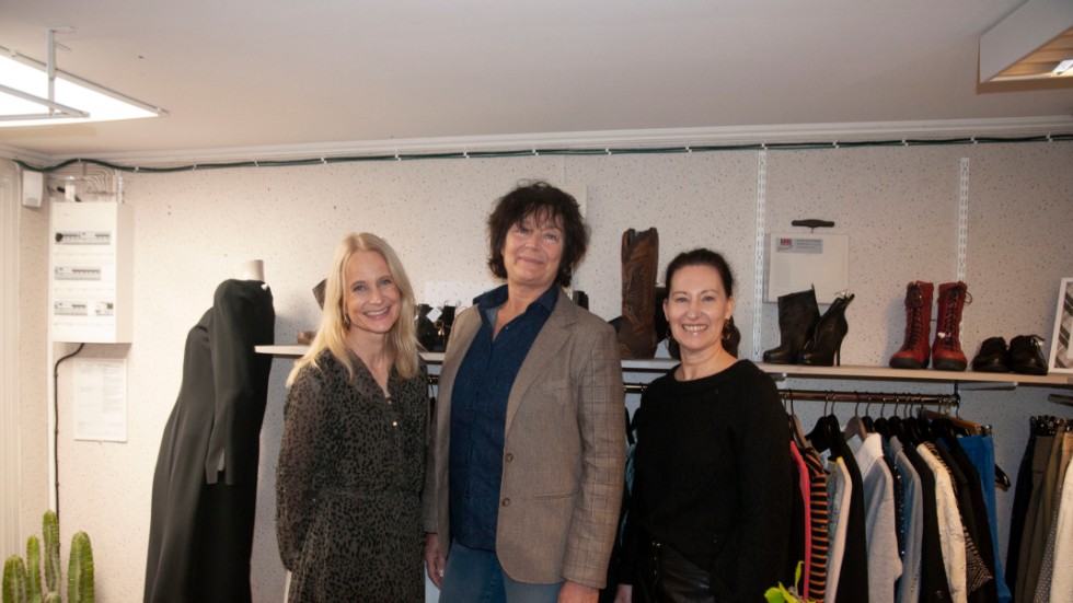 Ulrica Karlsson, Mia Herwin och Tina Hellman jobbar tillsammans på Galanteriet. 