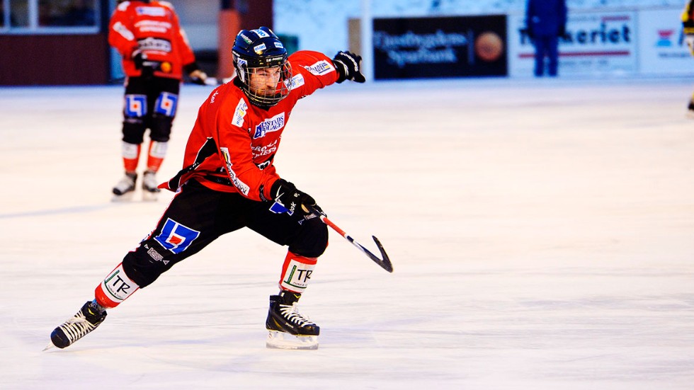 Hampus Ivarsson gjorde ett av Tjust Bandys mål.