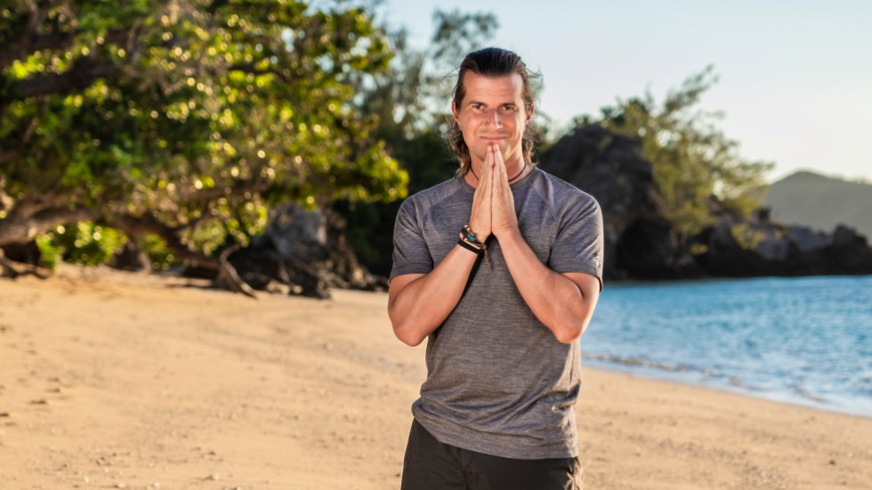 Hypnotisören, coachen och mindfulnessinstruktören Kristove Rueda från Kisa är en av deltagarna i årets säsong av TV4:as Robinson.