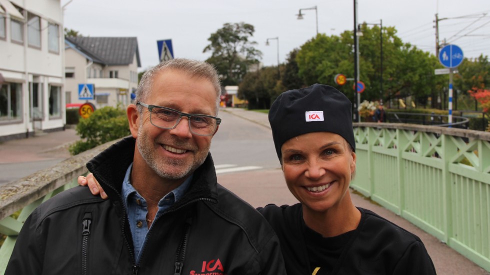 Ica-handlarna Magnus Dahlström och Tina Dahlström Berg lämnar huvudgatan i Tierp för den nya stadsdelen Siggbo där Ica väljer att etablera sin nya livsmedelsbutik.