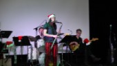 Många sjöng med i julsångerna på Möbeln  