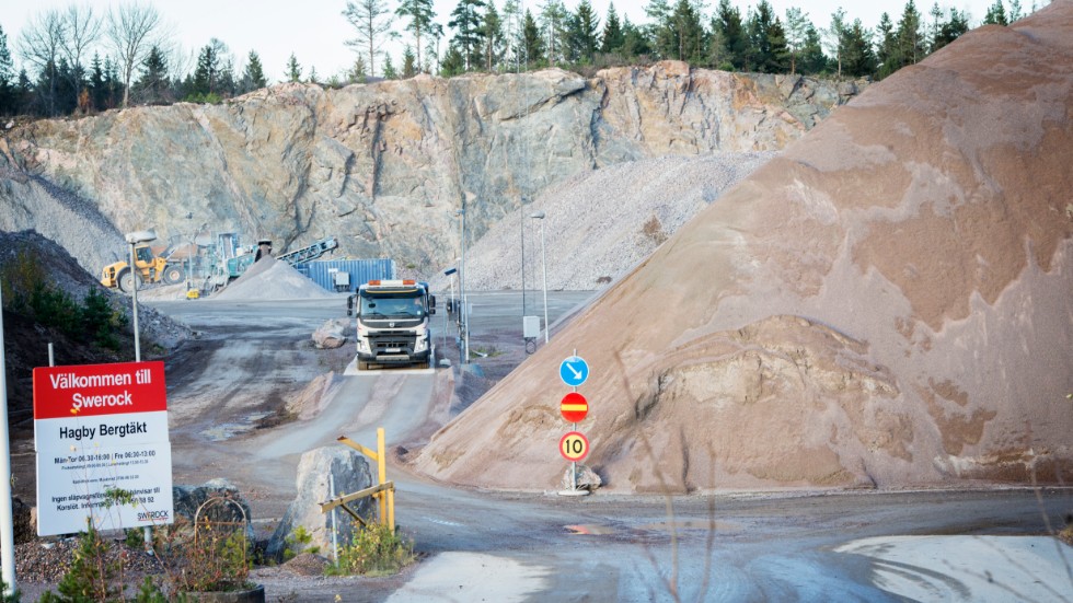 Bergtäkten i Hagby levereras krossat bergmaterial.