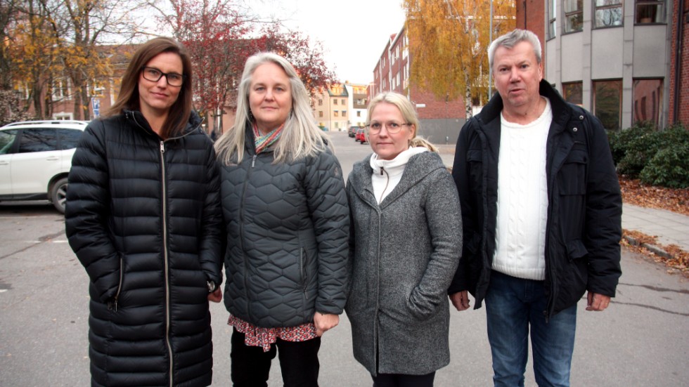 Lärarna Anna Bäck, Irja Munkhammar, Elvira Armholt och Anders Svensson är oroliga över segregationen och att eleverna på Enöglaskolan inte får lika bra förutsättningar som andra.