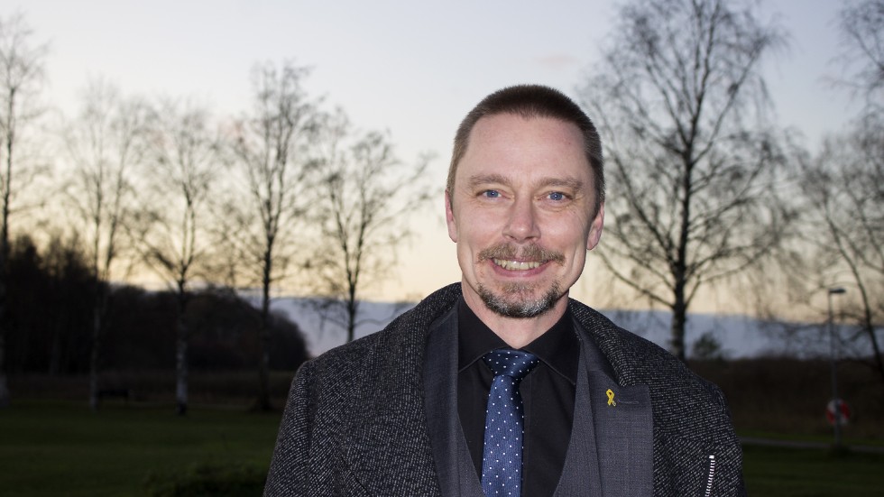 Fredrik Andersson (M) föreslår ett stipendium som belönar akademiska prestationer. 