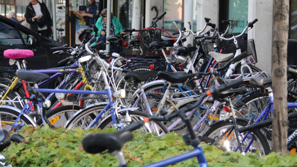 Om en vecka kommer Piteås stadskärna att tömmas på felparkerade och övergivna cyklar. Det handlar om Piteå kommuns årliga utsortering. (Arkivbild)